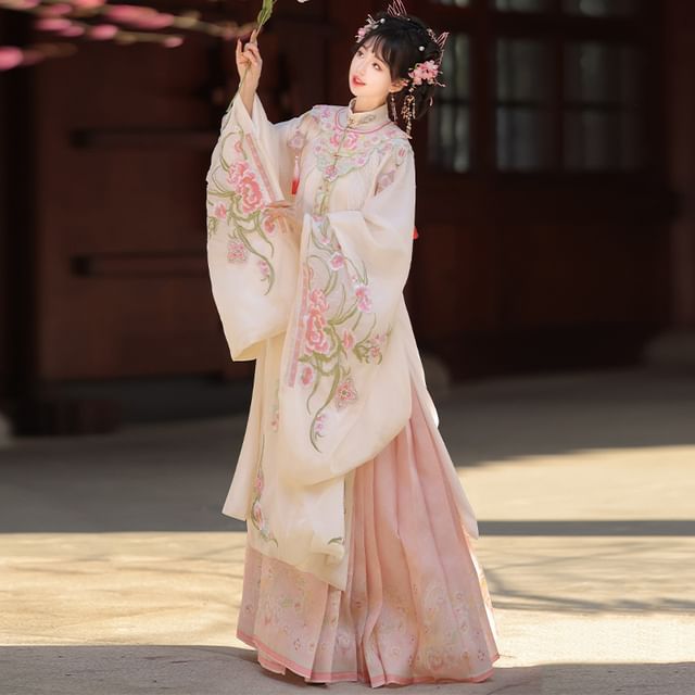 Set: Floral Embroidered Hanfu Long Blouse + Maxi Skirt + Scarf