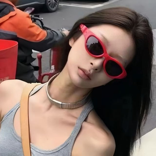 Case / Cat Eye Sunglasses