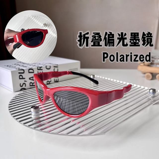 Case / Cat Eye Sunglasses