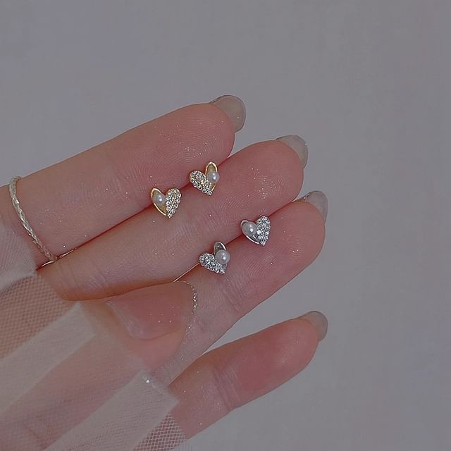 Rhinestone Stud Heart Ear