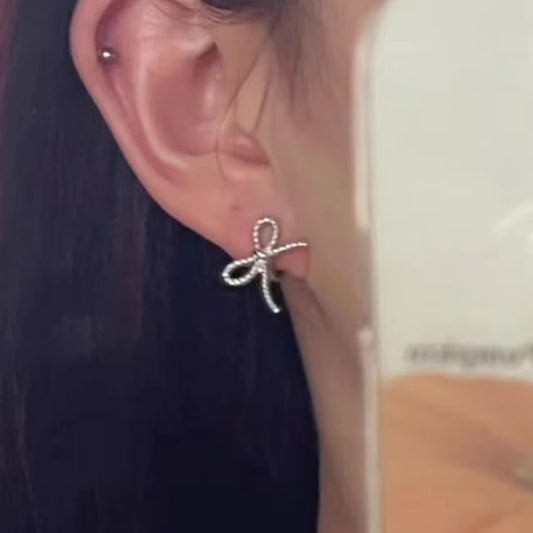 Stud Ribbon Ear