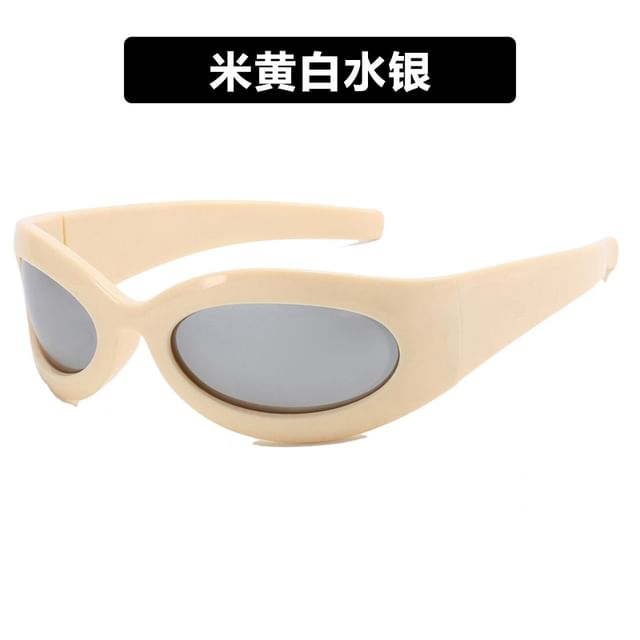 Oval Sunglasses Rimmed Thick