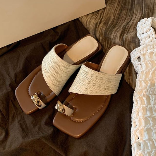 Loop Chunky Sandals Straw Metal Toe Square Accent Heel