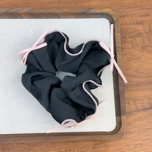 Contrast-Trim Bow Accent Scrunchie