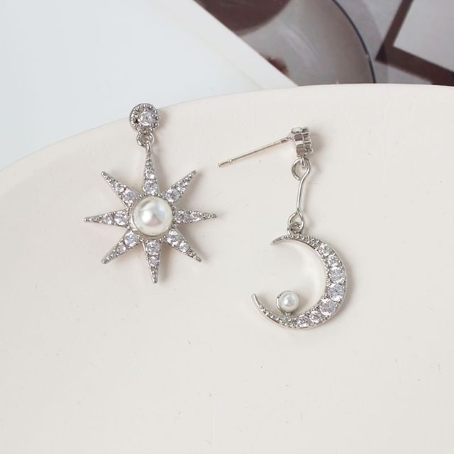 Asymmetrical Star Pearl Dangle Rhinestone Earring Faux Moon Alloy