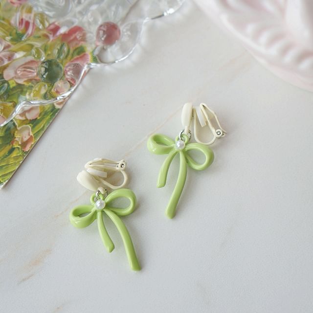 Clip-On / Drop Bow Faux Heart Earring Pearl