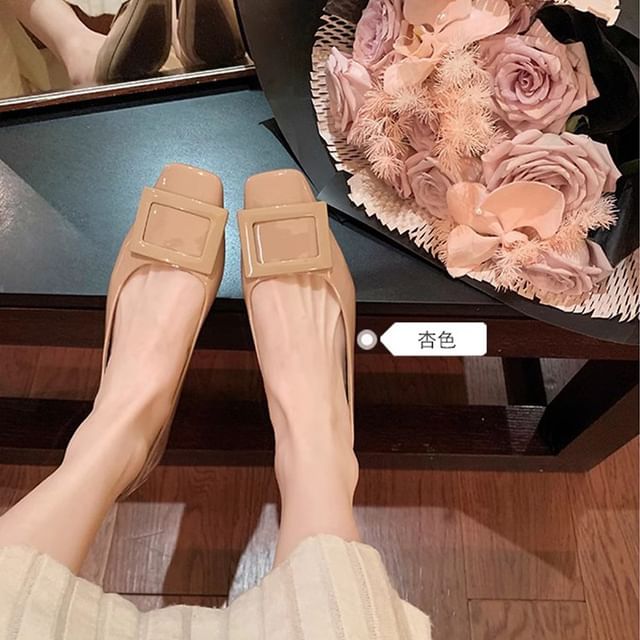 Square Chunky Toe Heel Buckled Pumps