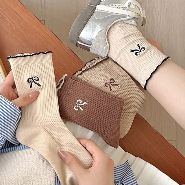 Bow Embroidered Ribbed Short Socks Set