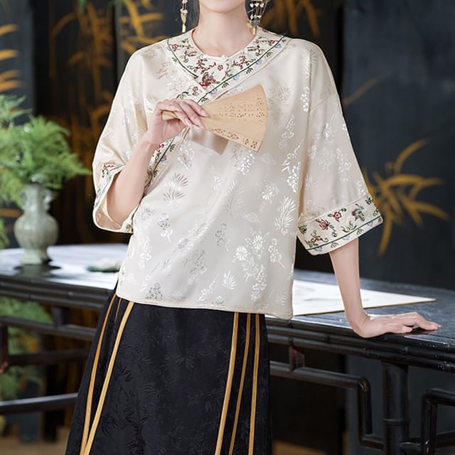 Traditional Chinese 3/4-Sleeve Crew Neck Floral Embroidered Jacquard Frog Buttoned Blouse / High Rise Contrast Trim Maxi A-Line Skirt / Set