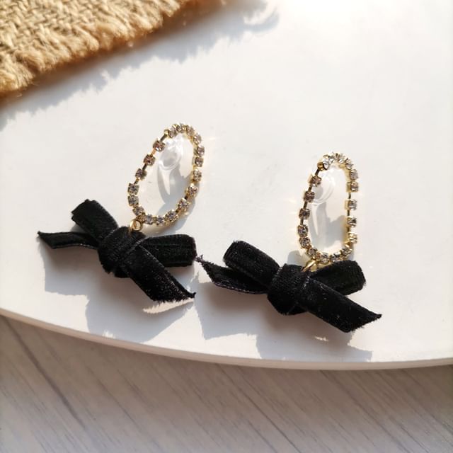 Clip Dangle / On Ribbon Earring