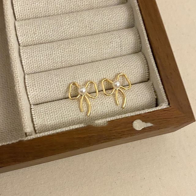 Faux Pearl Earring Ribbon Stud