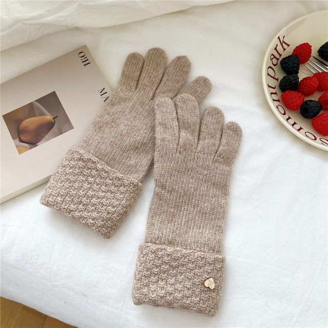 Metal Heart Touchscreen Knit Gloves