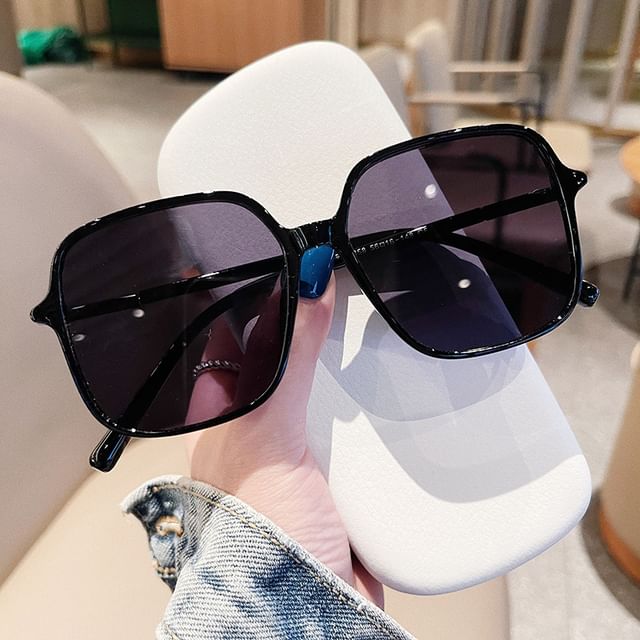 Gradient Frame Square Sunglasses