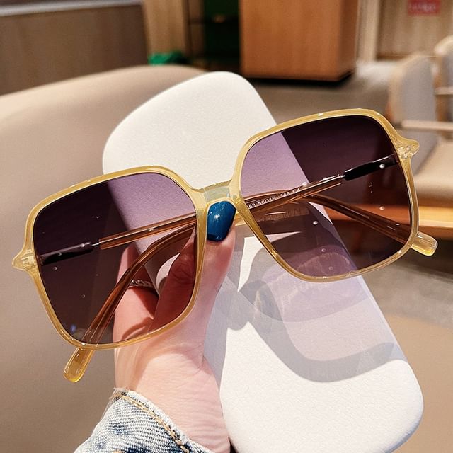 Gradient Frame Square Sunglasses