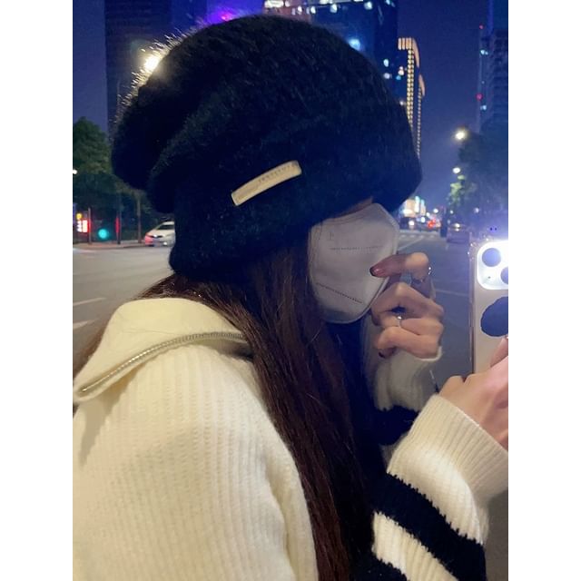 Knit / Beanie Ribbed Applique Plain