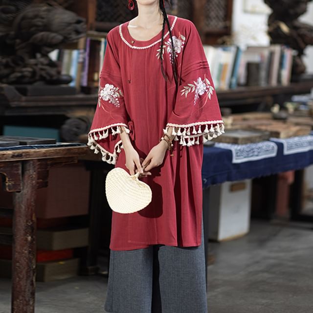 3/4-Sleeve Round Neck Embroidered Hanfu Top / Wide Leg Pants / Set