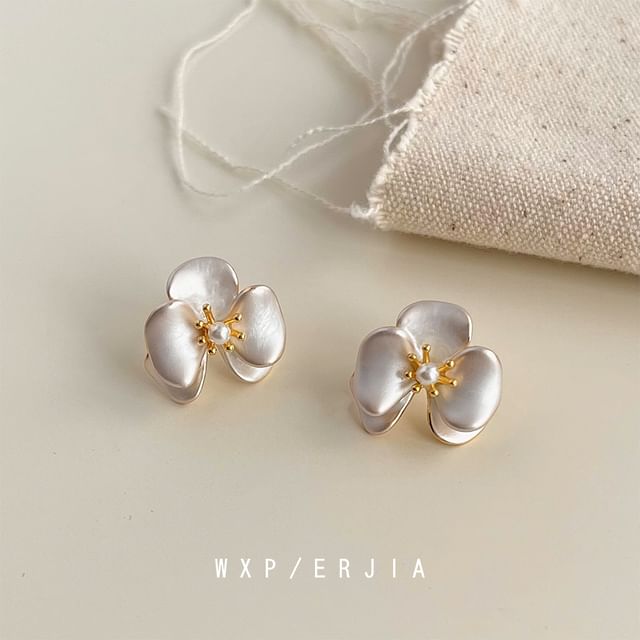 Flower Stud / Pearl Earring Clip-On Faux