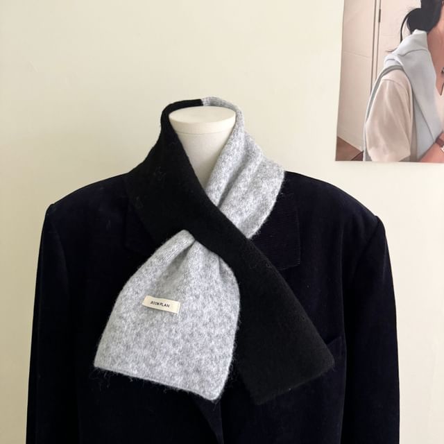 Knit Two-Tone Scarf