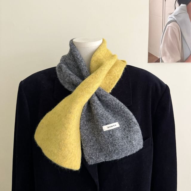 Knit Two-Tone Scarf