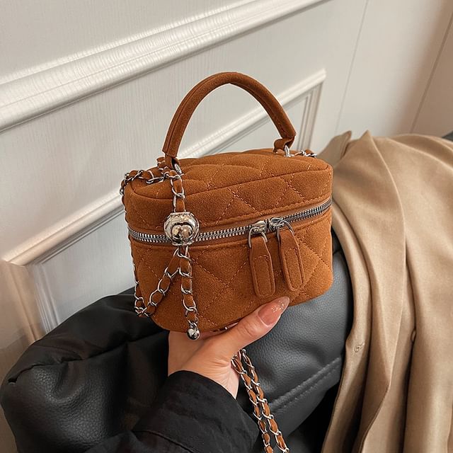 Strap Bucket Quilted Chain Bag