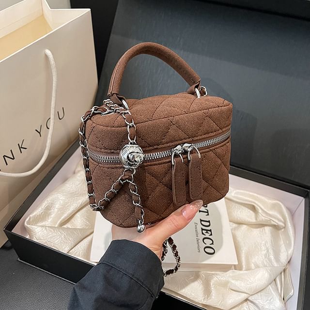 Strap Bucket Quilted Chain Bag