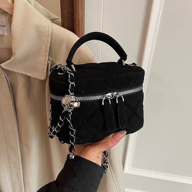 Strap Bucket Quilted Chain Bag