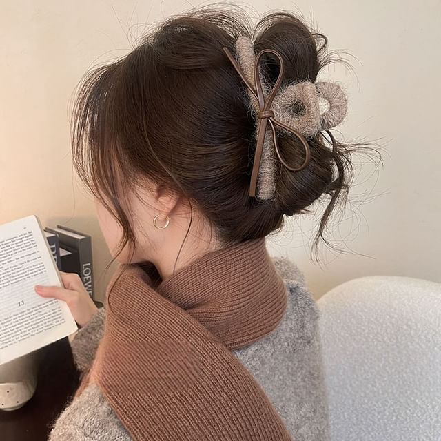 Claw Leather Hair Faux Bow