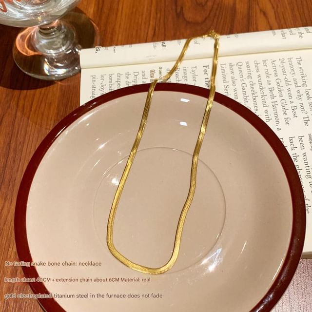 Pendant Necklace Stone Set Snakebone /