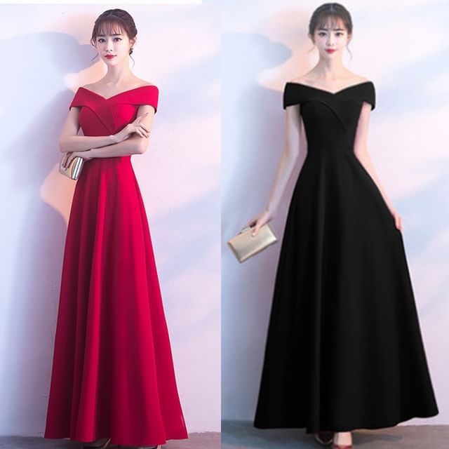 Off Shoulder Short Sleeve V-Neck Plain A-Line Evening Gown