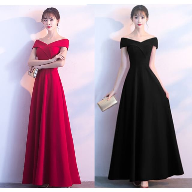 Off Shoulder Short Sleeve V-Neck Plain A-Line Evening Gown