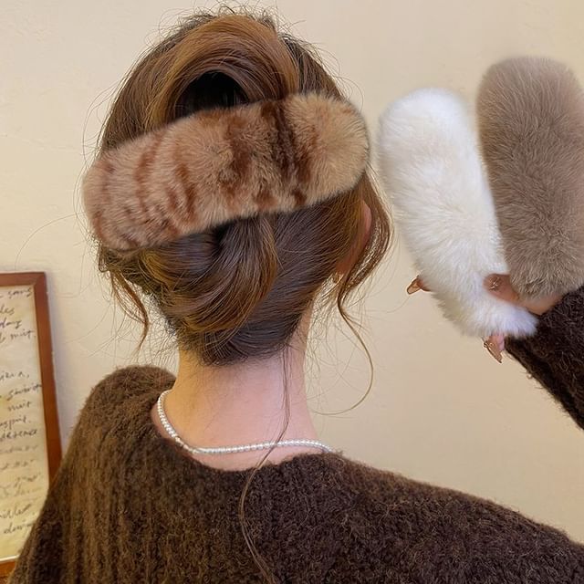 Hair Faux Clip Fur
