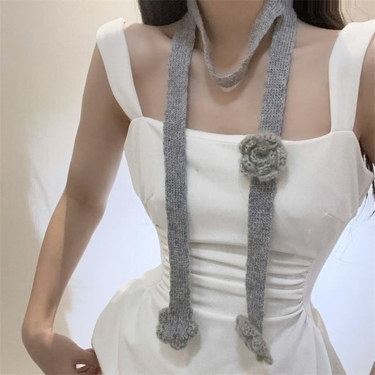 Detail Flower Narrow Knit Scarf