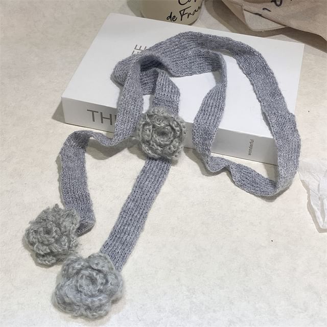 Detail Flower Narrow Knit Scarf