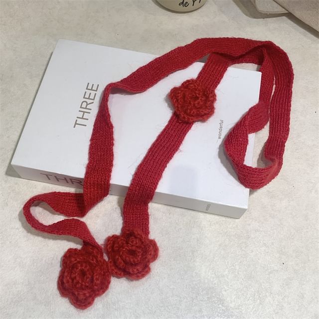 Detail Flower Narrow Knit Scarf