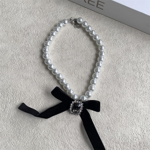 Faux Pearl Choker Bow