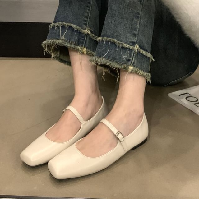 Jane Square Mary Toe Flats
