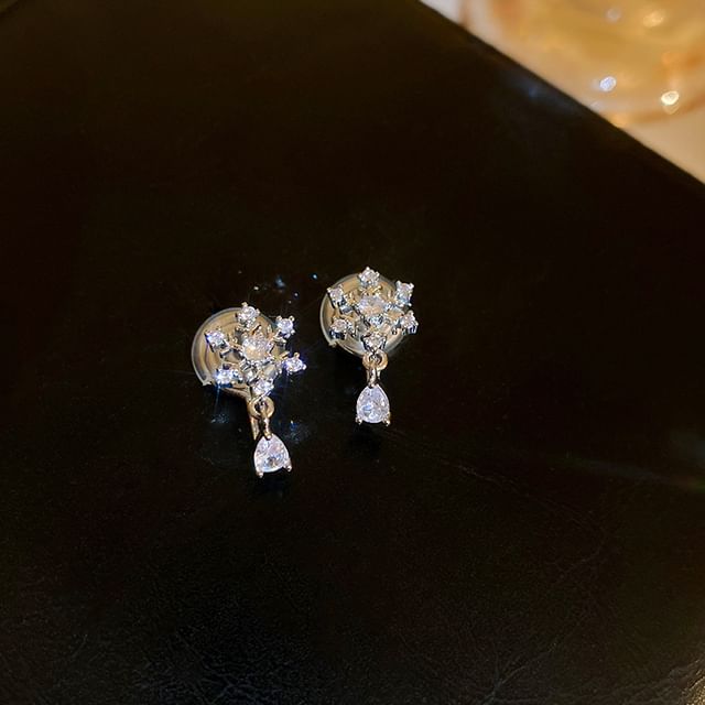 CZ Earring Drop Snowflake