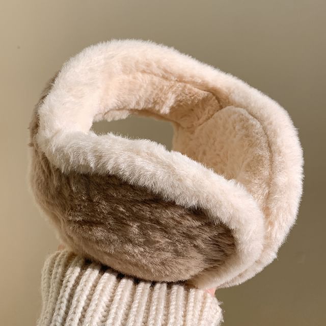 Fluffy Earmuffs Trim Contrast