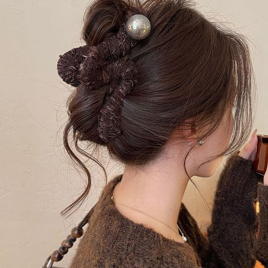 Pearl Faux Hair Claw Yarn