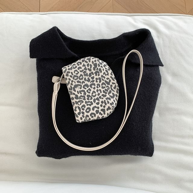 Print Leopard Necklace Pouch