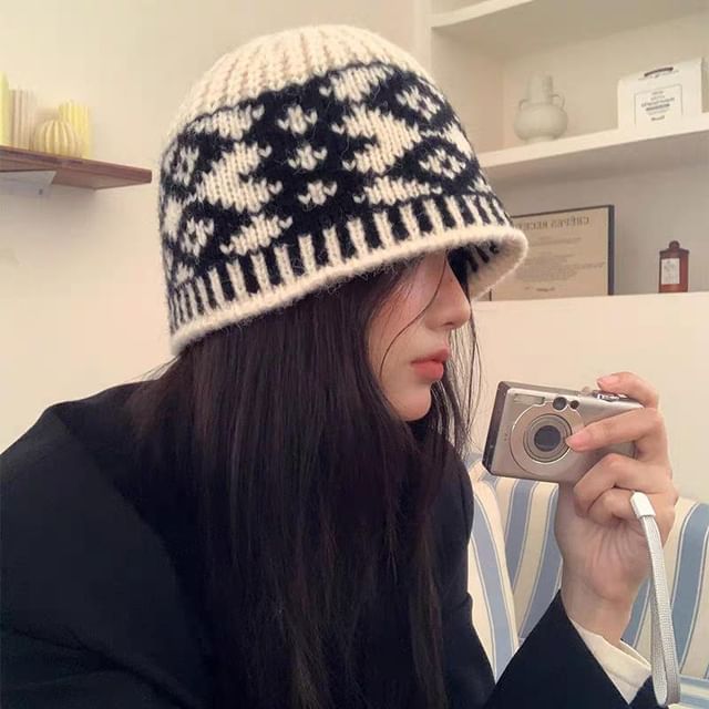 Diamond Beanie Knit Jacquard