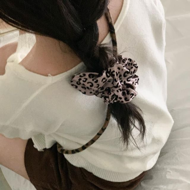 Hair Print Leopard Scrunchie
