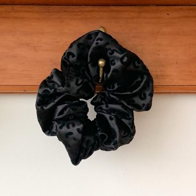 Hair Print Leopard Scrunchie