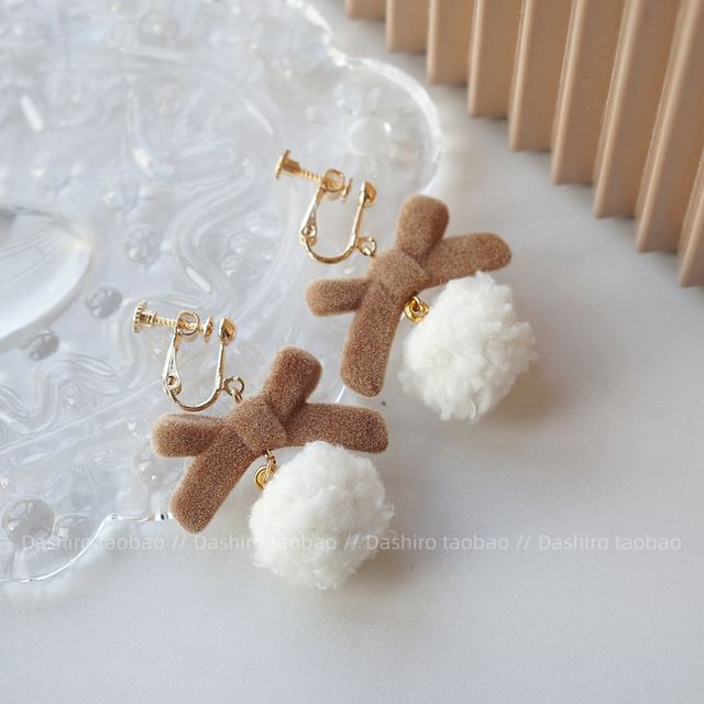 Pom On Clip Drop Heart / Earring