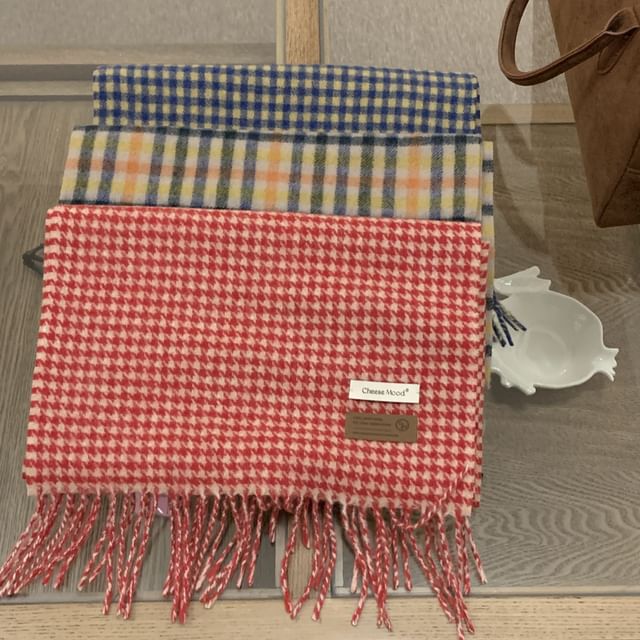 Fringed Trim Plaid Applique Scarf