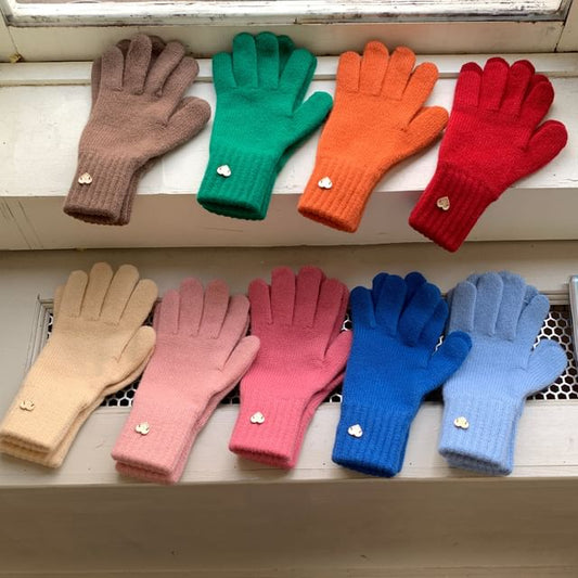 Knit Buttoned Heart Gloves