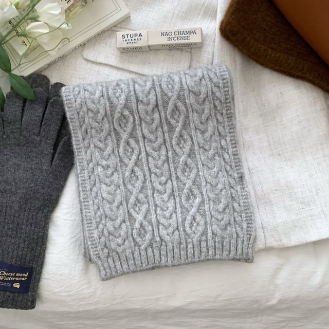 Cable-Knit Scarf Plain