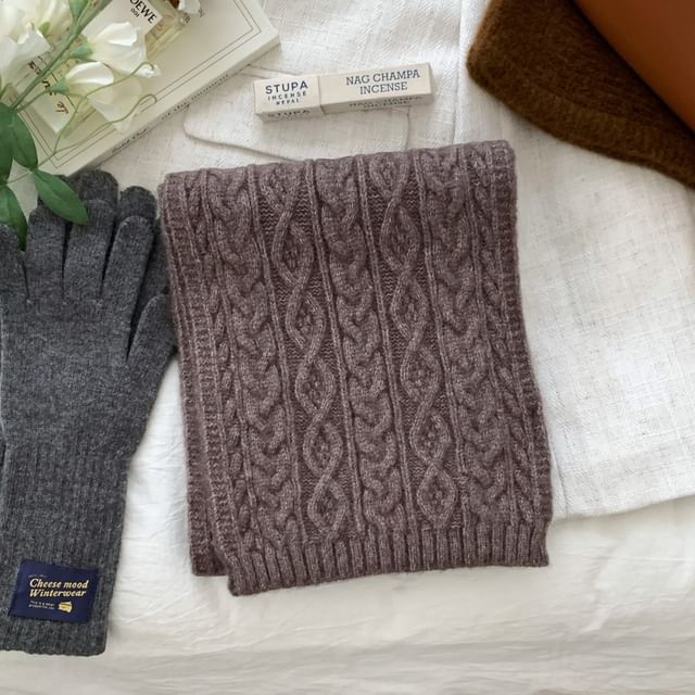 Cable-Knit Scarf Plain