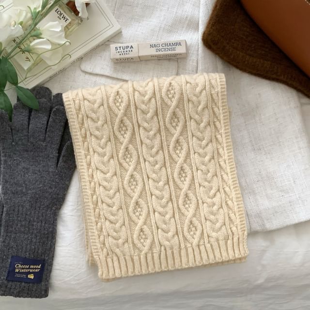Cable-Knit Scarf Plain