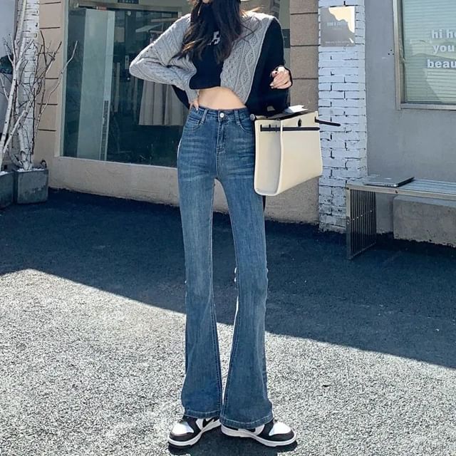 Flared High Jeans Waist